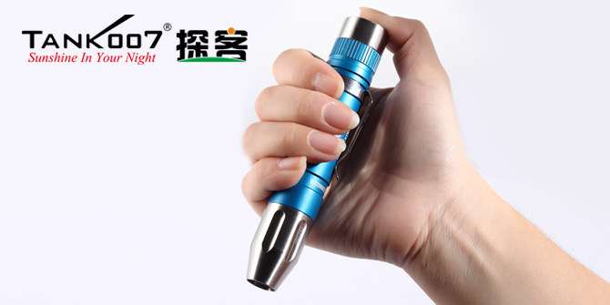 新手收藏家必用珠寶玉石鑒定工具——TANK007照玉手電筒！
